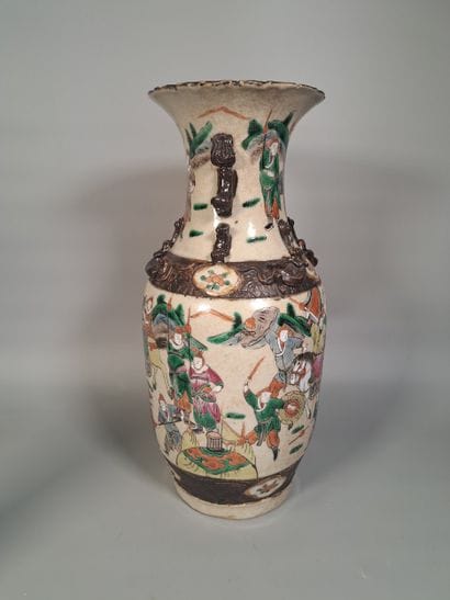 CHINA
Nanking porcelain set including : 
-...
