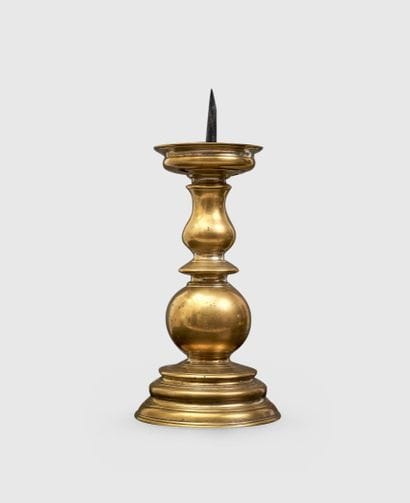 BRONZE PICCIERGE.
Strongly molded shaft turned...