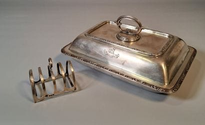 COUVERED LEGUMIER in silver with chased foliage...