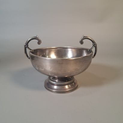 925° silver CUP OF MARY on gadrooned pedestal.
Weight:...