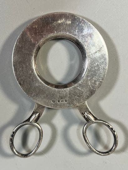 Silver EGG CUTTER.
English hallmarks
Goldsmith...