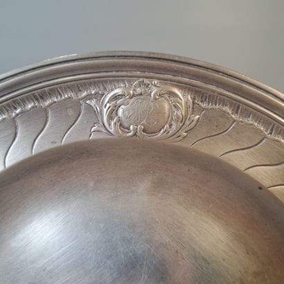 Round silver 925° ASSIETTE with chased wavelet...