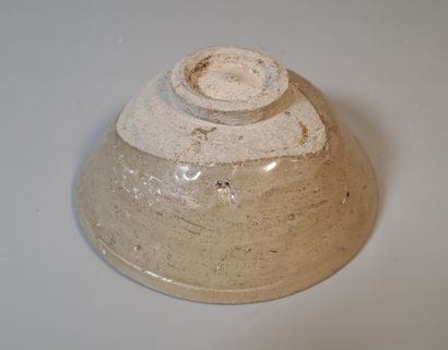 CHINA, Yuan period, 
Stoneware bowl on a...