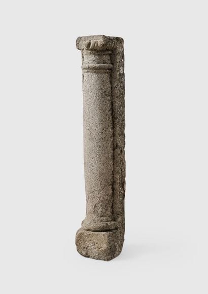 RINGED AND ENGAGED COLUMN
in carved granite.
16th...