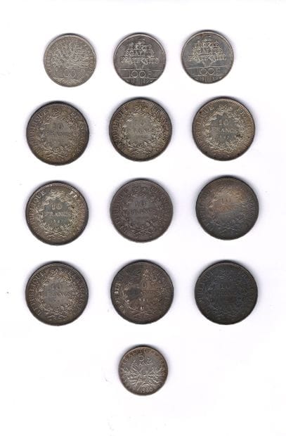 SET OF SILVER PIECES including : 
- 1 piece...