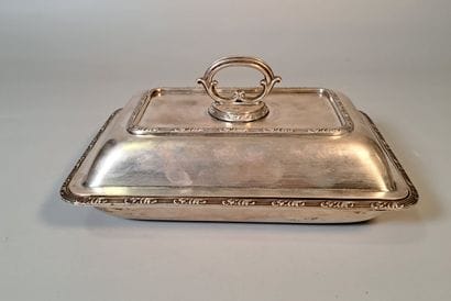 COUVERED LEGUMIER in silver with chased foliage...