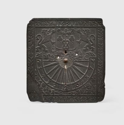 SUNDIAL IN SLATE, CARVED IN A FLAT PATTERN,
decoration...