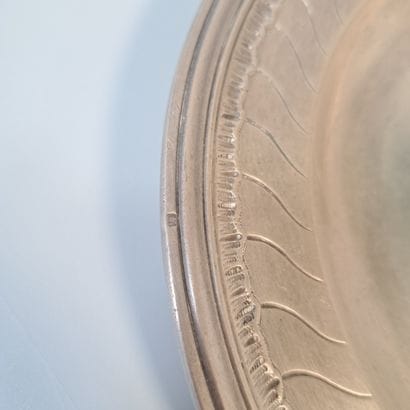 Round silver 925° ASSIETTE with chased wavelet...