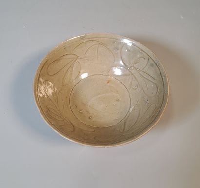 CHINA, Yuan period, 
Stoneware bowl on a...