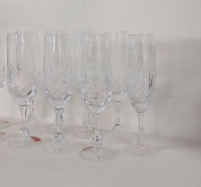 CRISTAL DE LORRAINE

Suite de 10 flûtes en...