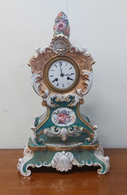 In the taste of JACOB PETIT

Paris porcelain...