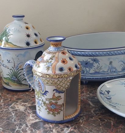 NEVERS MONTAGNON

XXth century

Earthenware...