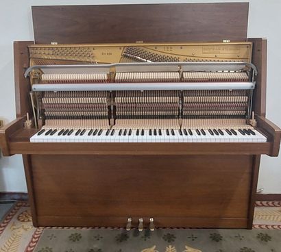 GROTRIAN STEINWEG 122

Grotrian Steinweg...