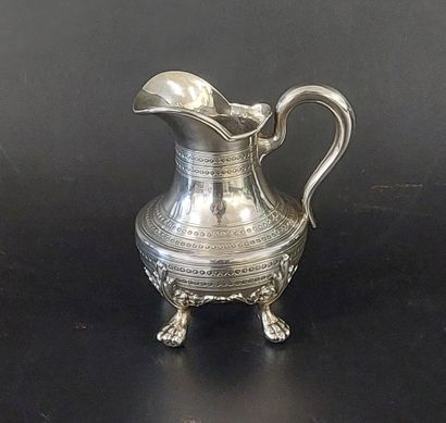 POT A CREME en argent

Poinçon Minerve

H...