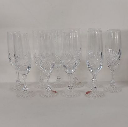 CRISTAL DE LORRAINE

Suite de 10 flûtes en...