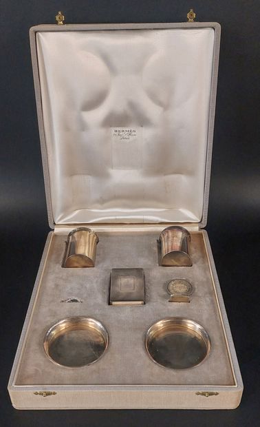 HERMES

Service de fumeur en argent de la...
