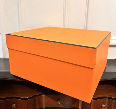 HERMES PARIS

Boite en carton orange (petit...
