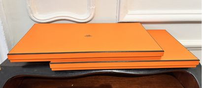 HERMES PARIS

2 boites à étole en carton...