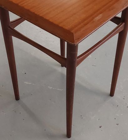 In the taste of Hans OLSEN

Small side table...