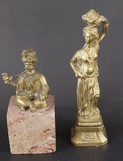 LOT OF WINDOW OBJECTS including 

small bronze...