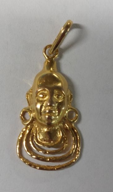 18K gold pendant featuring an African woman's...