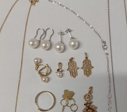 ENSEMBLE de bijoux en or 18K comprenant :...