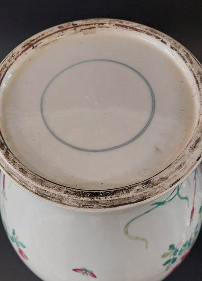 China, circa 1900-1920, 

Famille rose porcelain...