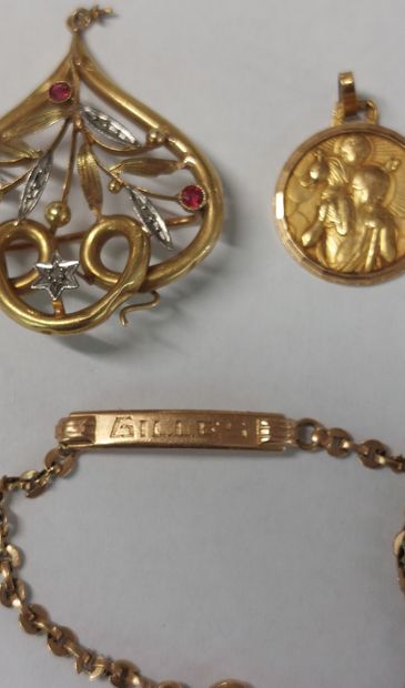 JEWELRY SET in 18K gold including : 

- a...