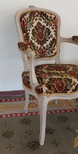 PAIR OF ARMCHAIRS in moulded lacquered wood...