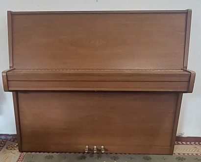 GROTRIAN STEINWEG 122

Grotrian Steinweg...