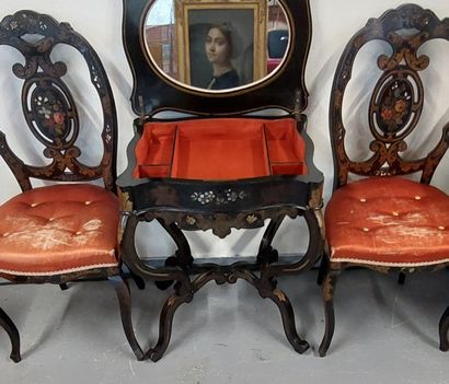 LITTLE TRAVAILER in blackened wood with floral...