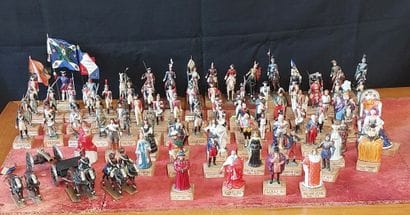 SET OF HISTORICAL SOLDIERS AND CHARACTERS...