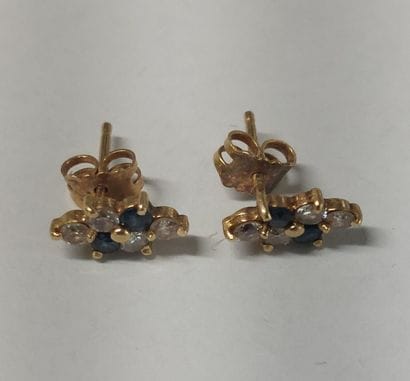 PAIR OF EARRINGS in 18K gold, white and colored...