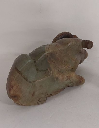LOT including : 

- a buffalo in hard stone

-...