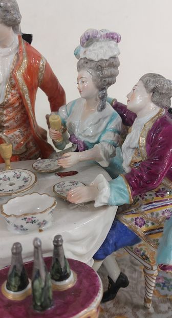 MANUFACTURE HOECHST

German polychrome porcelain...