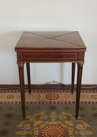 mahogany and mahogany veneer, felt interior,...