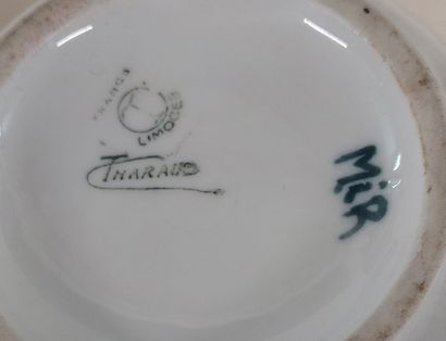 THARAUD LIMOGES

Vase boule en porcelaine...