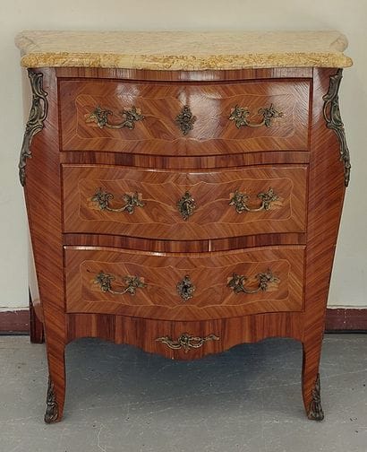 SMALL COMMODE with curved front and sides...
