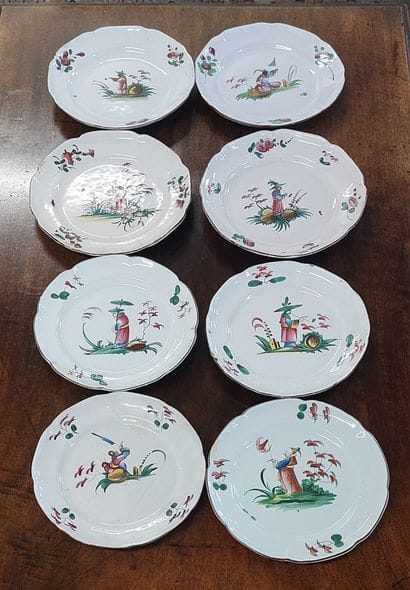 set of eight earthenware plates

Chinese