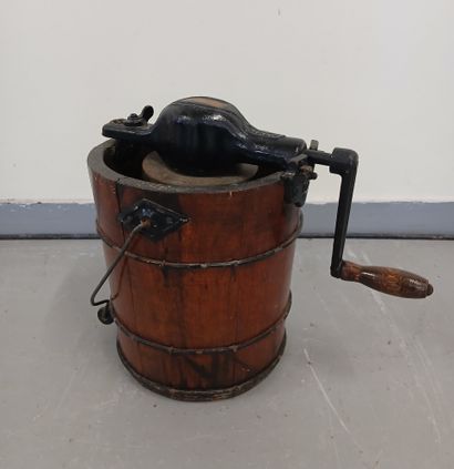 JOLP

Sorbetière 

H : 32 cm