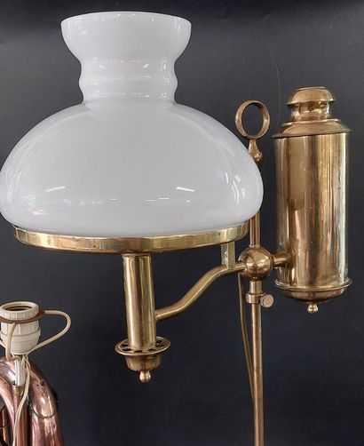 BUGLE monté en lampe

C. MAHILLON Bruxelles...