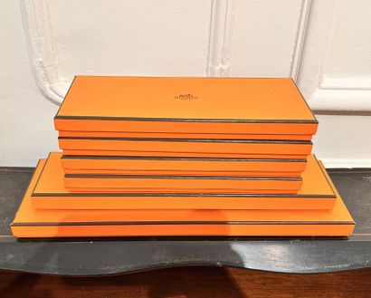 HERMES PARIS

7 boites longues et plates...