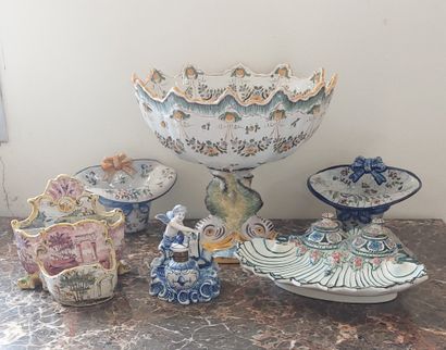 LOT including : 

- 2 earthenware inkwells...