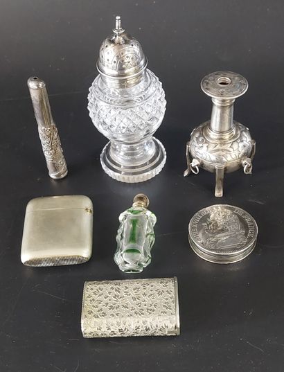 LOT OF SILVER OBJECTS including :

- 2 silver...