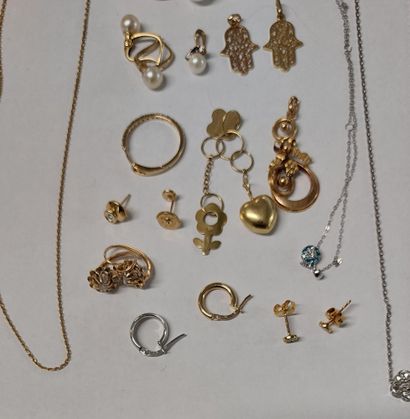 ENSEMBLE de bijoux en or 18K comprenant :...