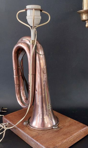 BUGLE monté en lampe

C. MAHILLON Bruxelles...