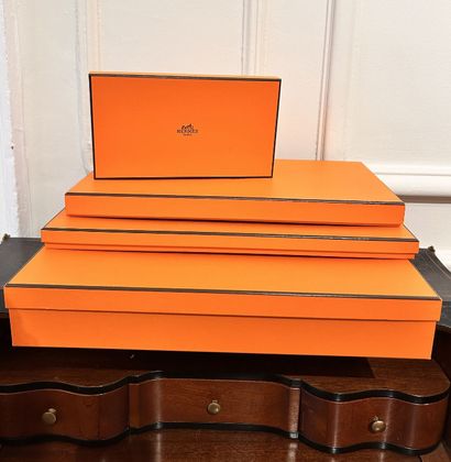HERMES PARIS

4 boites rectangulaires en...