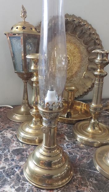 JARDINIERE in embossed yellow copper, claw...