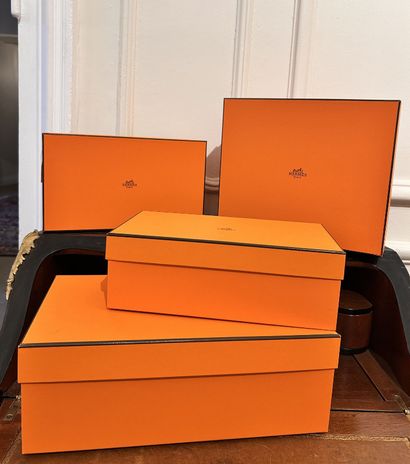 HERMES PARIS

4 boites en carton orange

29...