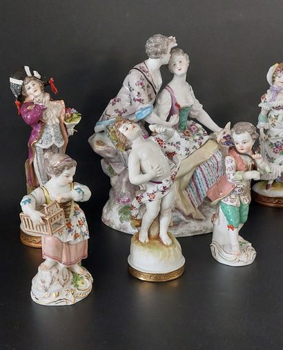 SET OF SUBJECTS IN GERMAN PORCELAIN

Crossed...